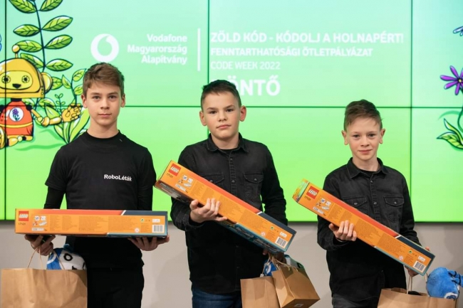 Zold kod Kodolj a holnapert