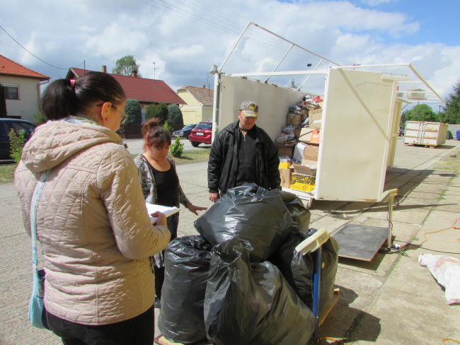 Papirgyujtes a Fold Napjan